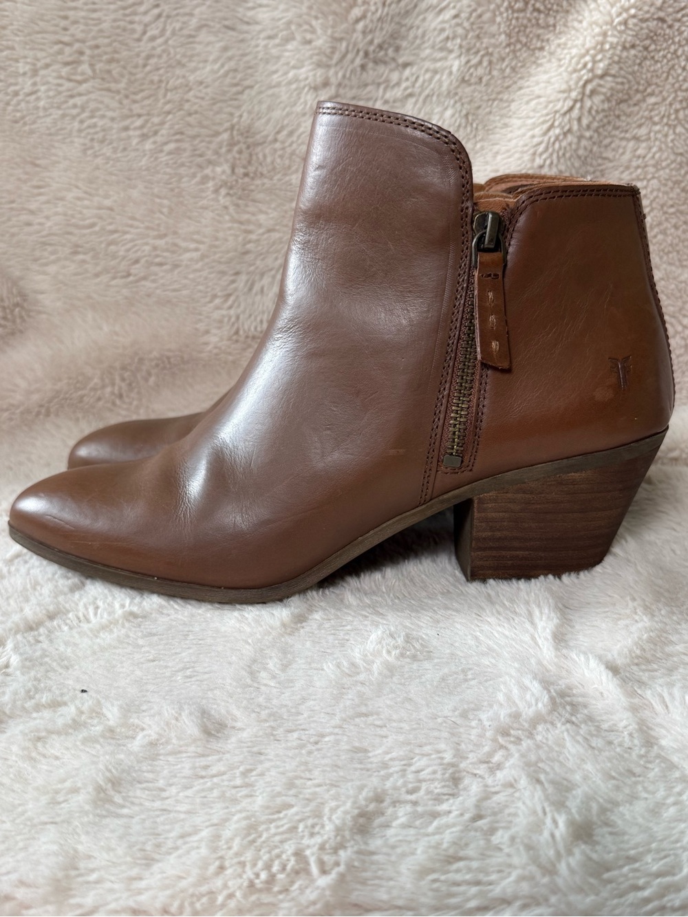 Frye Judith Double Zip Leather Ankle Boots Whiskey/Cognac Sz 9M